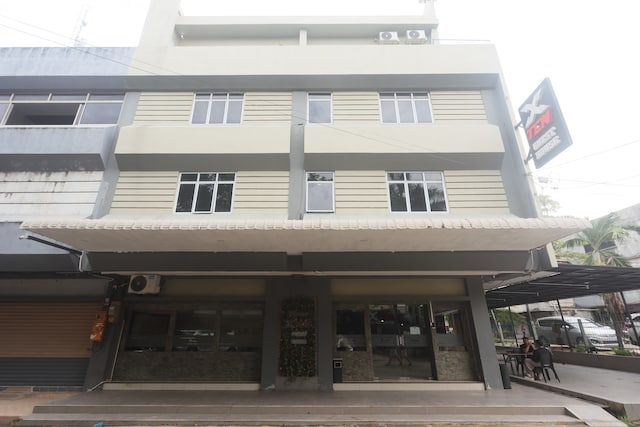 Collection O near Diamond City Mall formerly X Ten Guest House