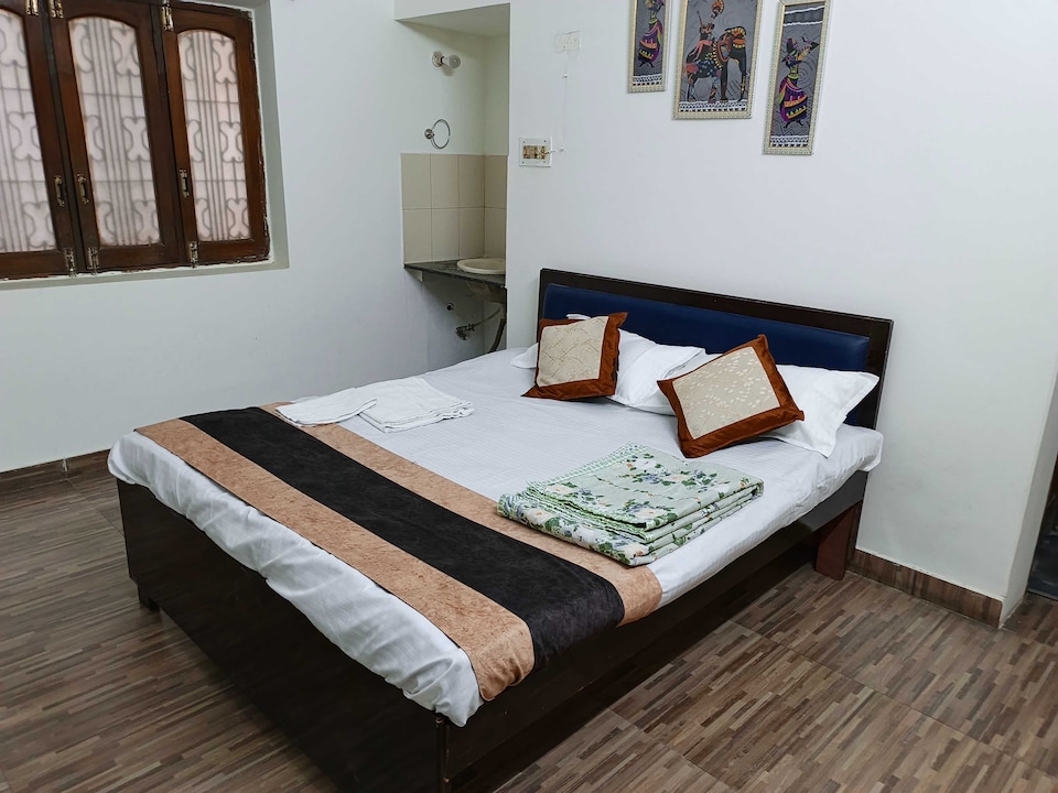 Hotel O Durgesh Guest House, Golghar, Gorakhpur