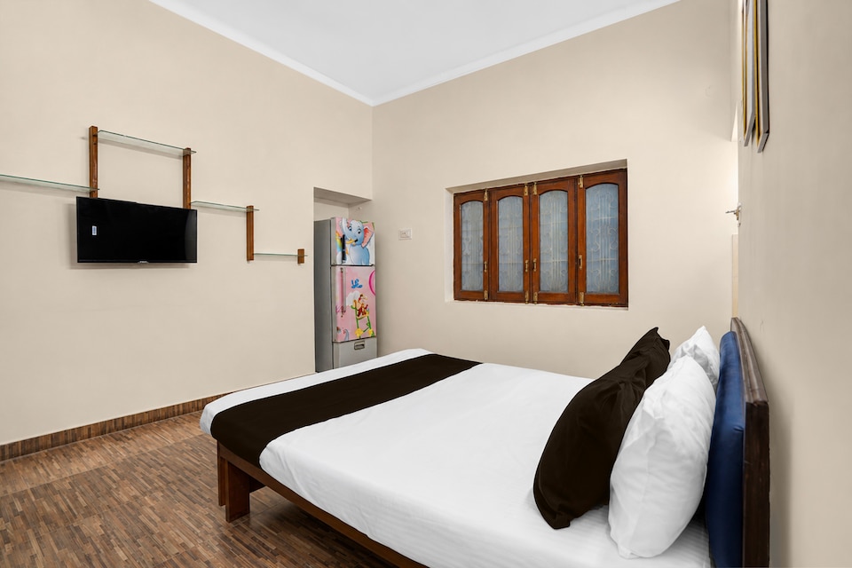 Hotel O Durgesh Guest House, Golghar, Gorakhpur