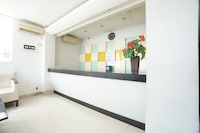 Townhouse Oak Hotel Niaga Surabaya