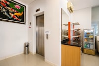 Townhouse Oak Hotel Niaga Surabaya