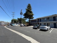 Solano Inn Vallejo Napa Valley / Six Flags