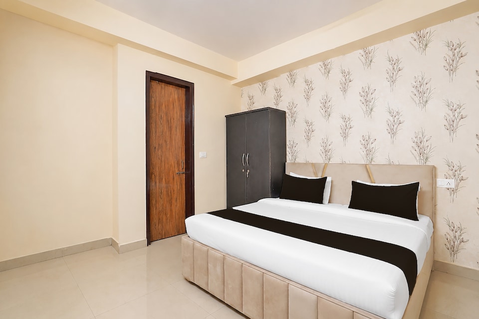 Hotel O Sector 51 Metro Station Noida Formerly Dream House, Noida City, Noida