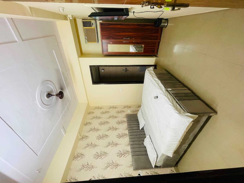 POP 84574C Hotel Dream House, Noida City, Noida