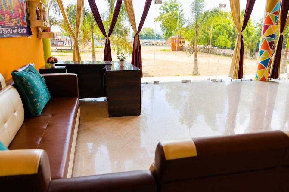 SPOT ON Surya Hotel & Restaurant, Manjhanpur, Manjhanpur