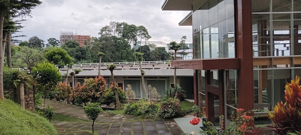Townhouse Oak Hotel Pondokan Tjiburial, Bandung, Bandung