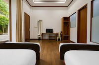 Townhouse Oak Hotel Pondokan Tjiburial