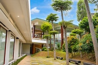 Townhouse Oak Hotel Pondokan Tjiburial