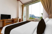 Townhouse Oak Hotel Pondokan Tjiburial