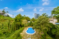 Townhouse Oak Hotel Pondokan Tjiburial