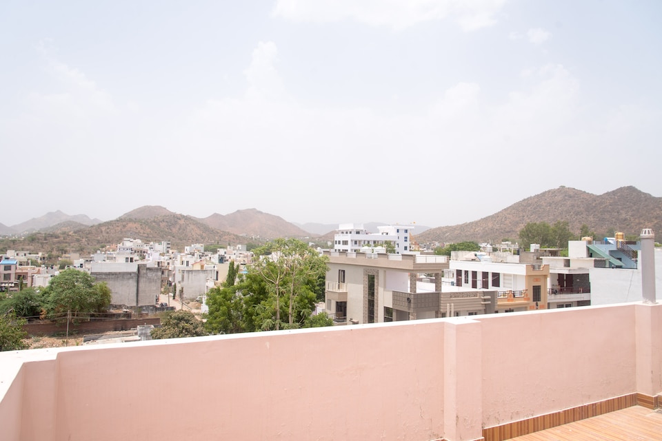 OYO 14970 Home Peaceful 1 BHK Near  Pratap Nagar, Udaipur Central, Udaipur