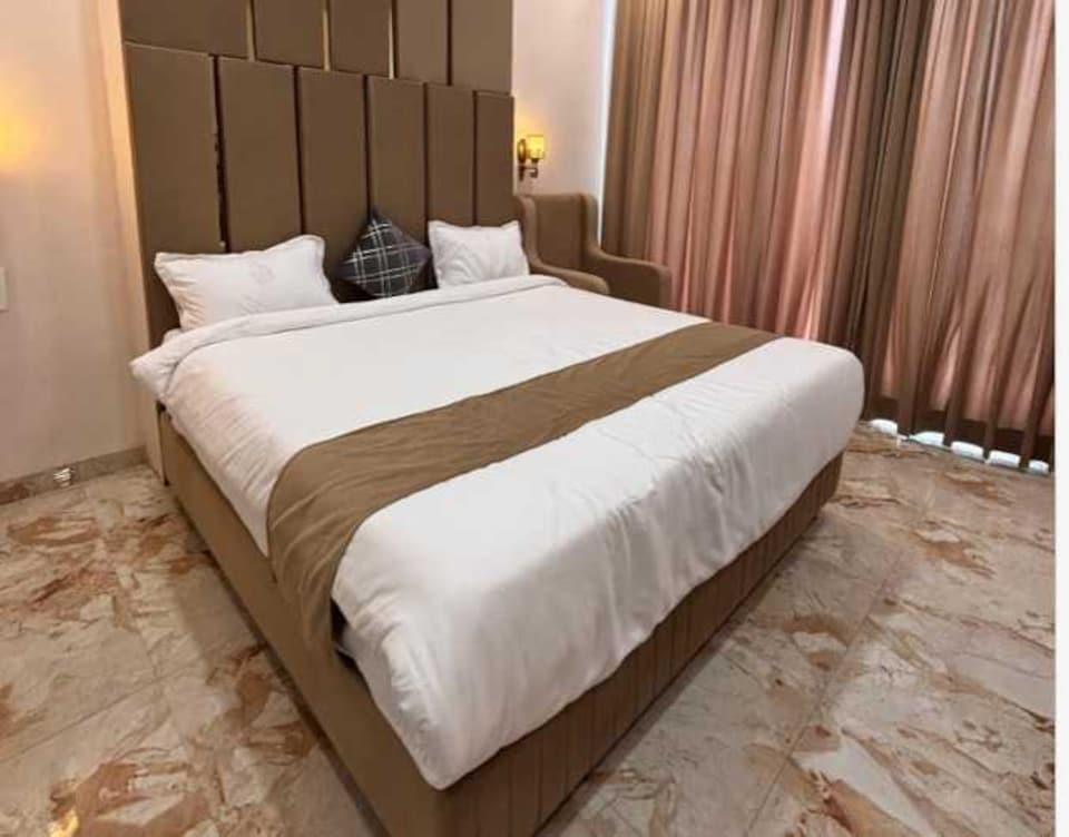Hotel O SAAN, Rajender Nagar, Indore