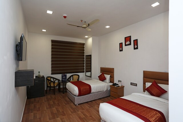 OYO Amora Hotel Near Palam Metro Station