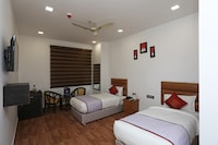 OYO Amora Hotel Near Palam Metro Station