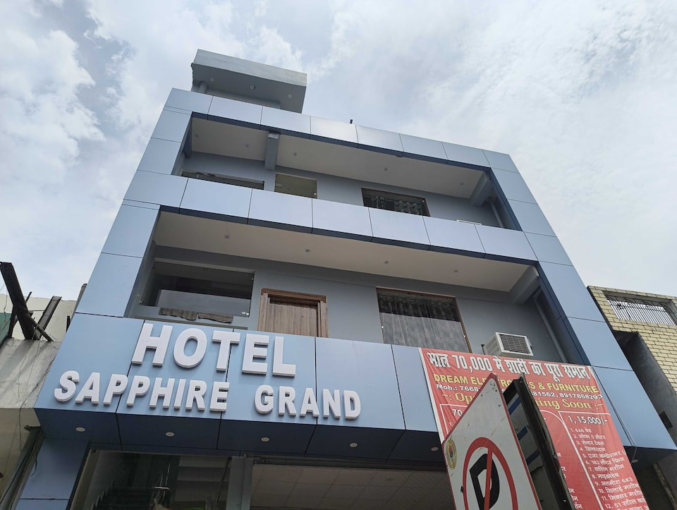 Hotel O Sapphire Grand, Airport Lucknow, Lucknow