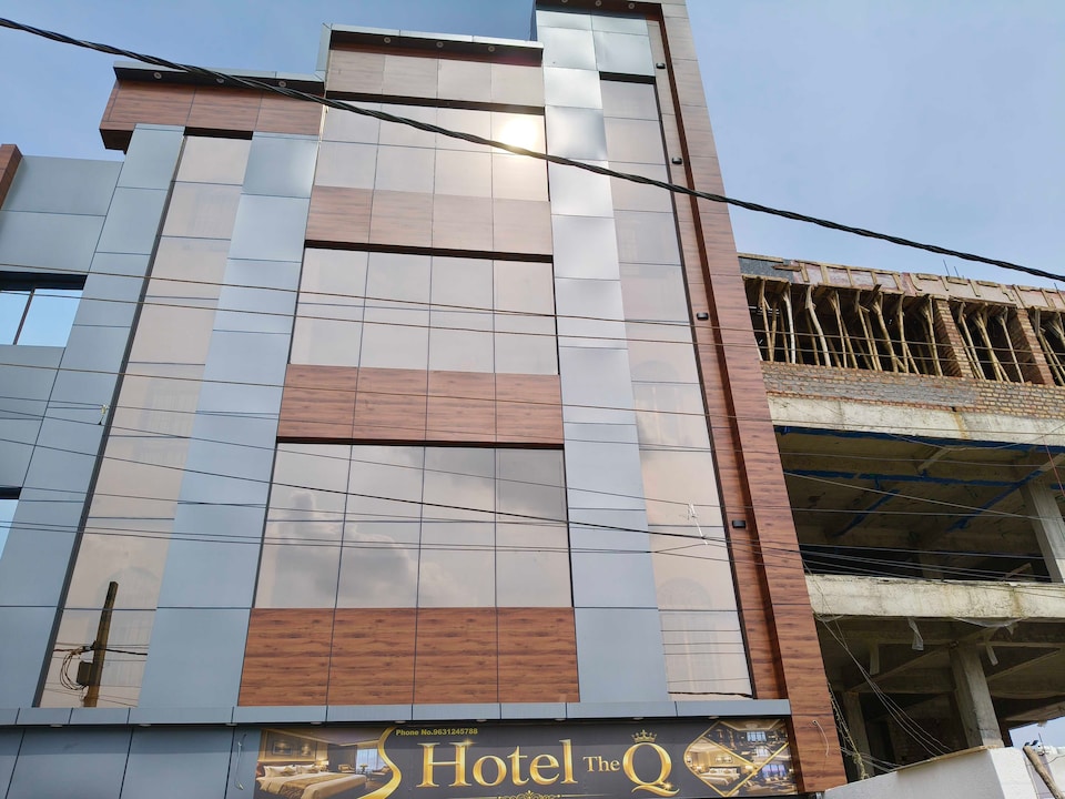  Hotel O The Q Banquet & Restaurant, Harmu, Ranchi