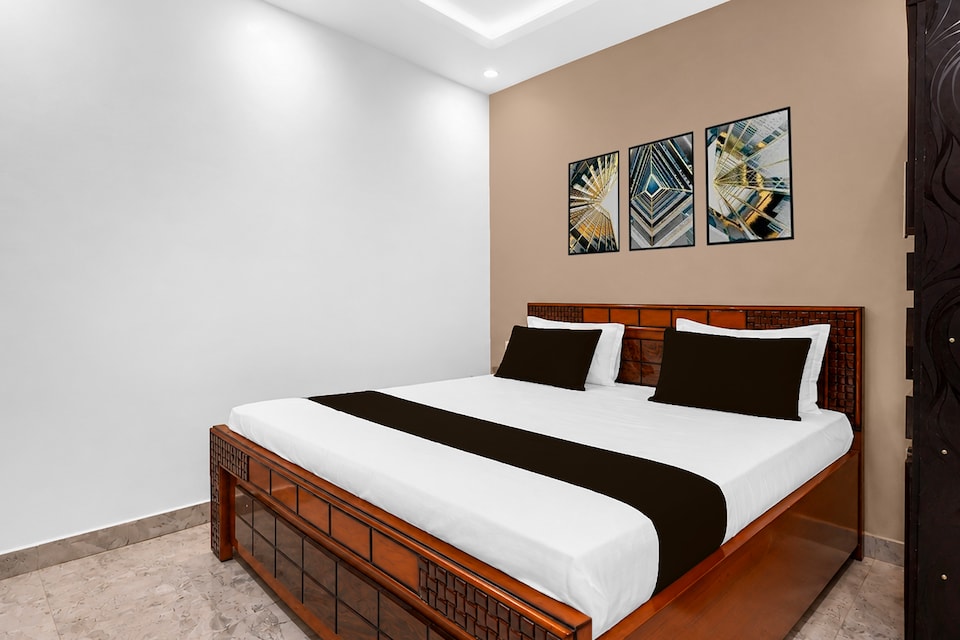  Hotel O The Q Banquet & Restaurant, Harmu, Ranchi