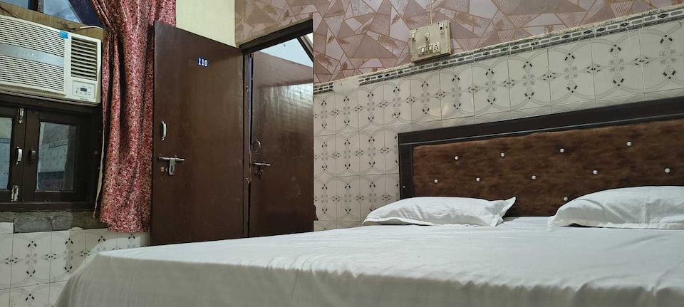 Hotel O Mavi Guest House, Noida City, Noida