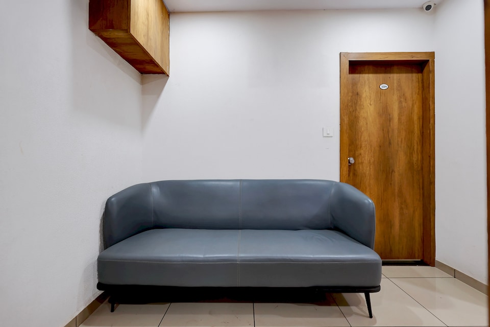  Hotel O Secure 247 Inn, Adajan, Surat