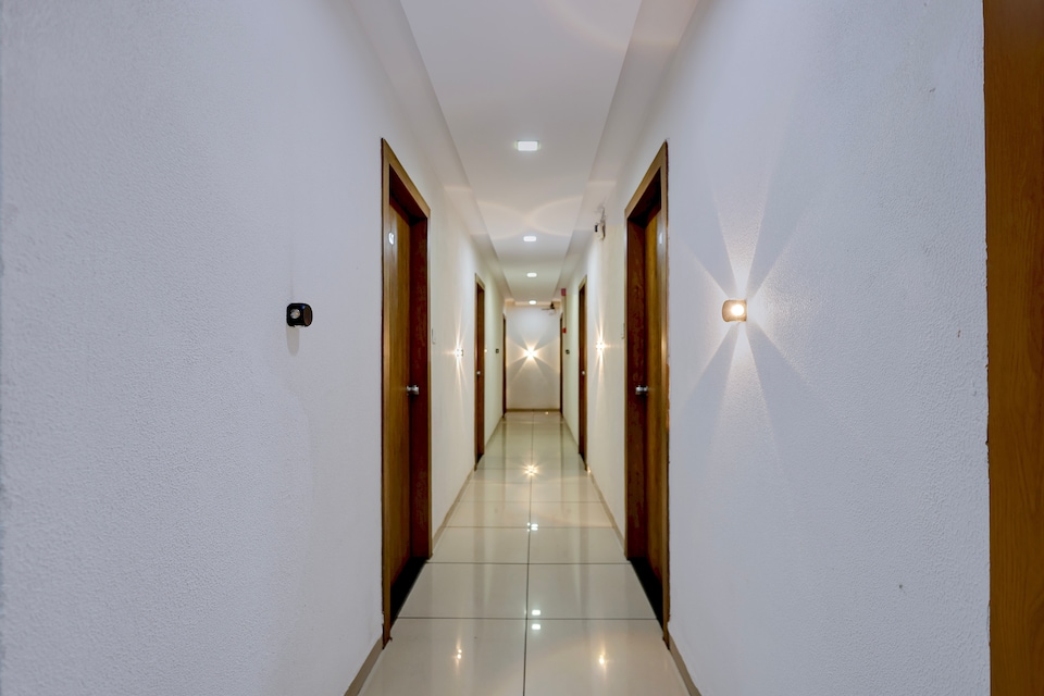  Hotel O Secure 247 Inn, Adajan, Surat