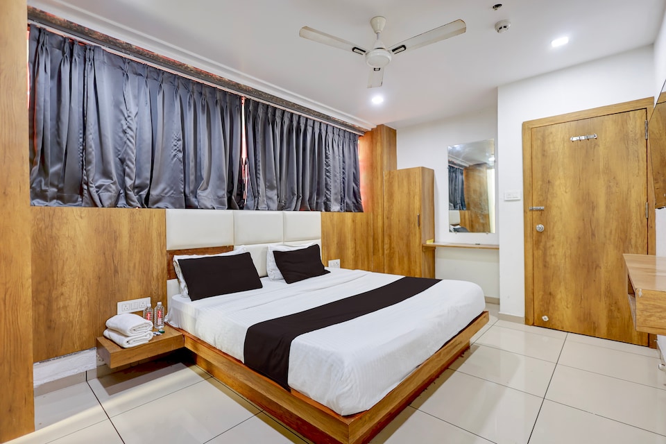 Hotel O Secure 247 Inn, Adajan, Surat