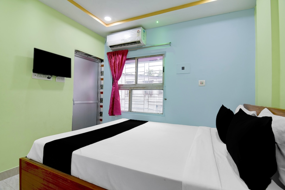 Hotel O Tegharia Bus Stand Kolkata, VIP Road Kolkata, Kolkata