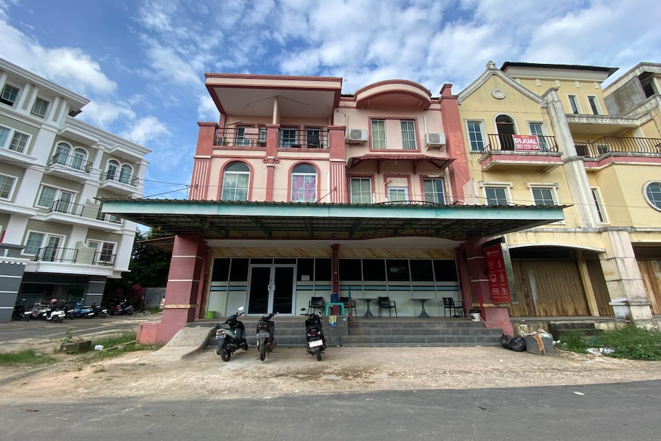 Hotel O near Nagoya Hill Mall formerly JRP Hotel, Batam, Batam