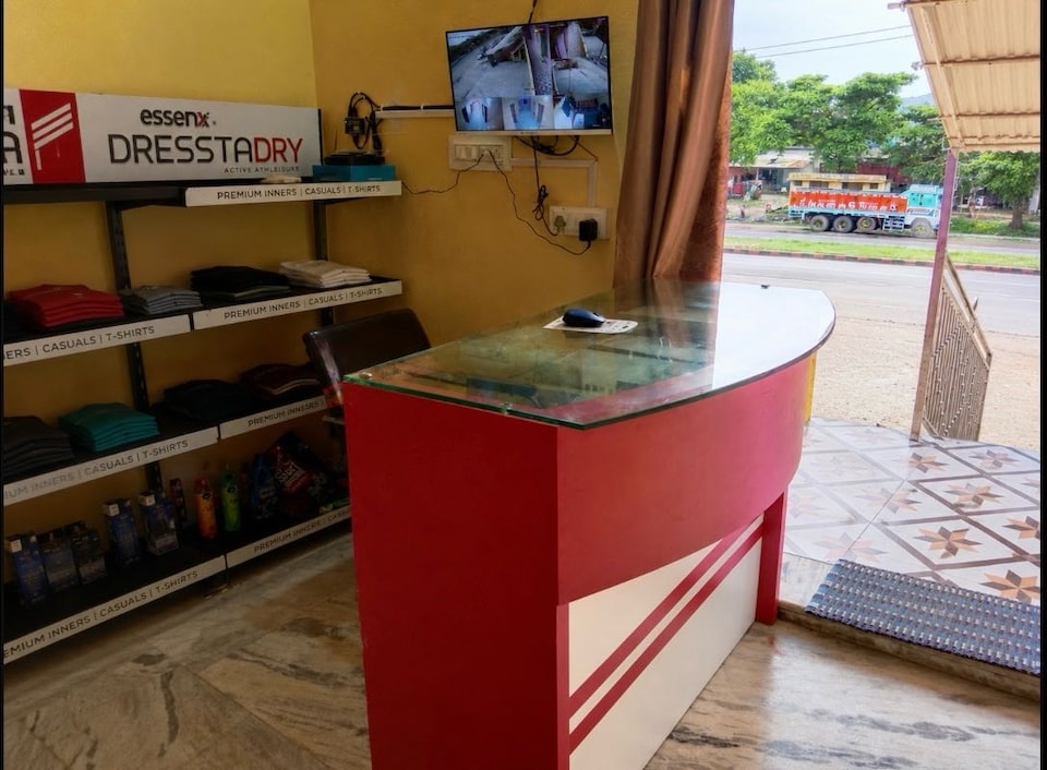 Spot on Golden Palace , Anandapur, Anandapur