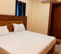 SPOT ON The Golden Guest House