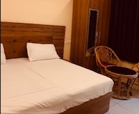 SPOT ON The Golden Guest House