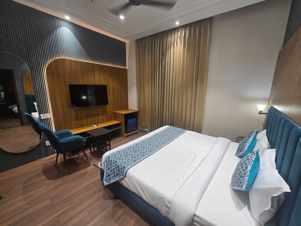 Hotel O Regal, Golden Temple Road Amritsar, Amritsar