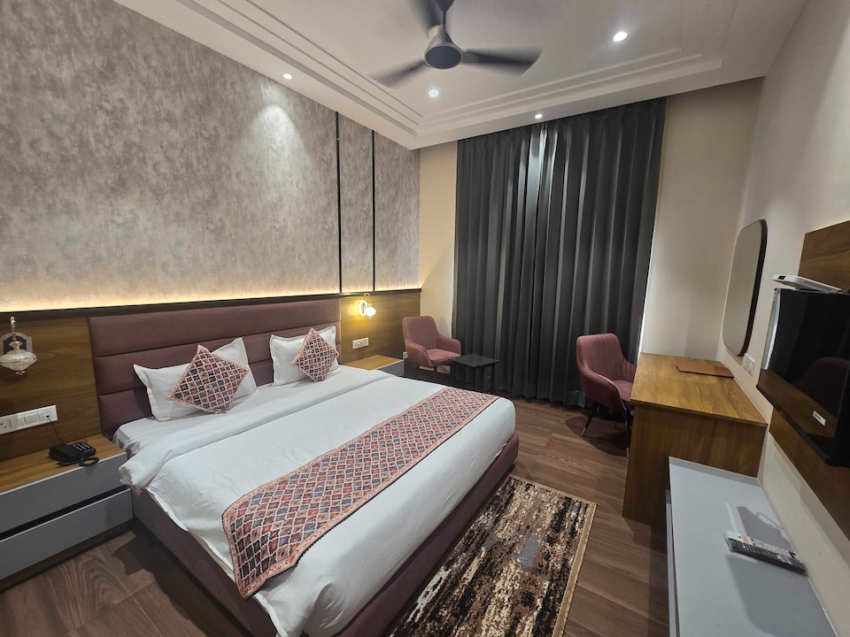 Hotel O Regal, Golden Temple Road Amritsar, Amritsar