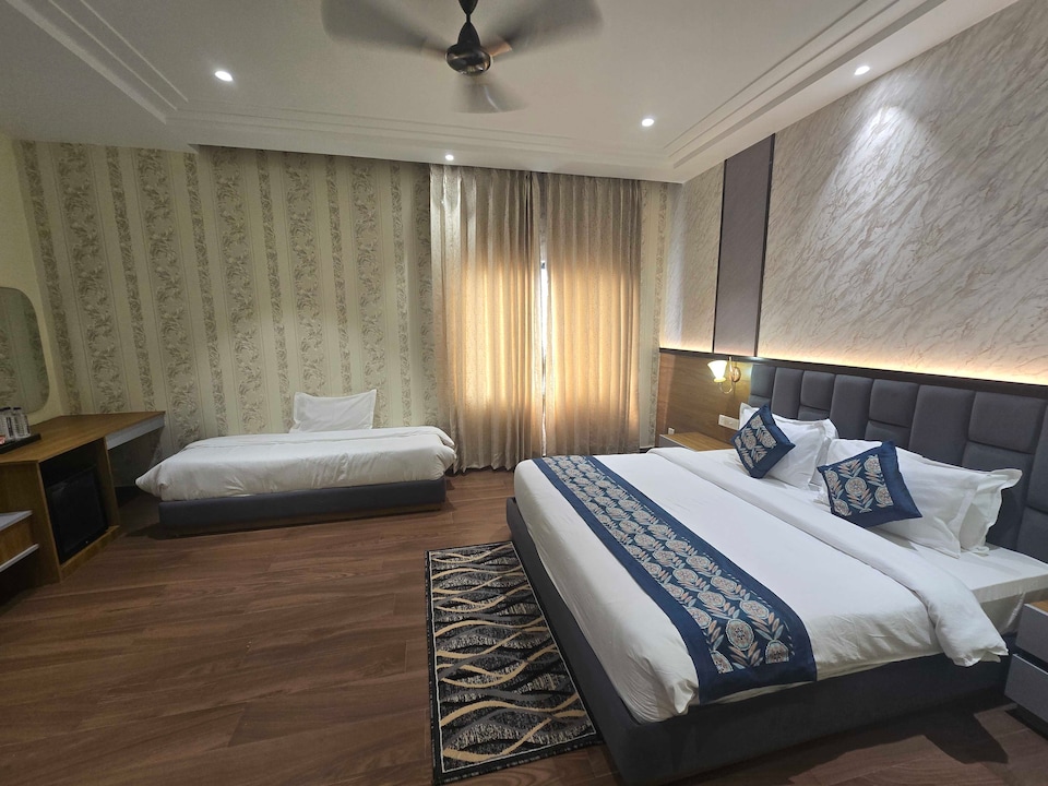 Hotel O Regal, Golden Temple Road Amritsar, Amritsar