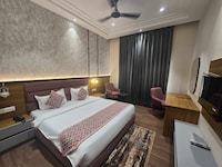 Hotel O Regal