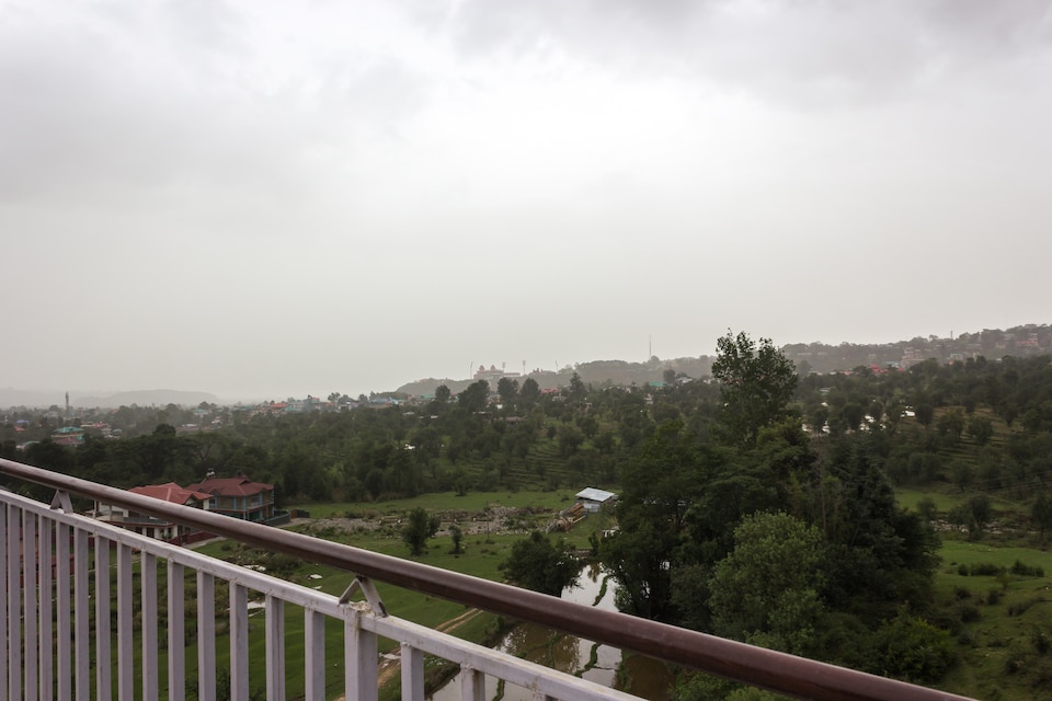 OYO Home 15020 Cozy Paragliding Landing View, Dharamshala, Dharamshala