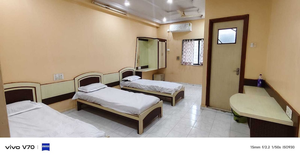 SPOT ON Hotel Silver Spoon, Dhule, Dhule