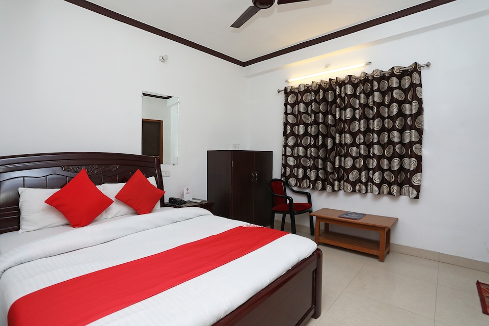 OYO 15027 Hotel Lotus International, Sarnath Varanasi, Varanasi