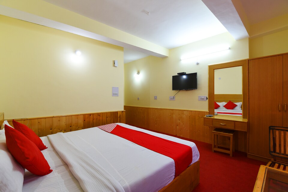 OYO 15028 Kalpana Homestay, Naggar Road, Manali
