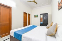 OYO Aman Inn Guest House Near Pvr Ansal Plaza Greater Noida