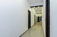 OYO 15081 Vizima Palace