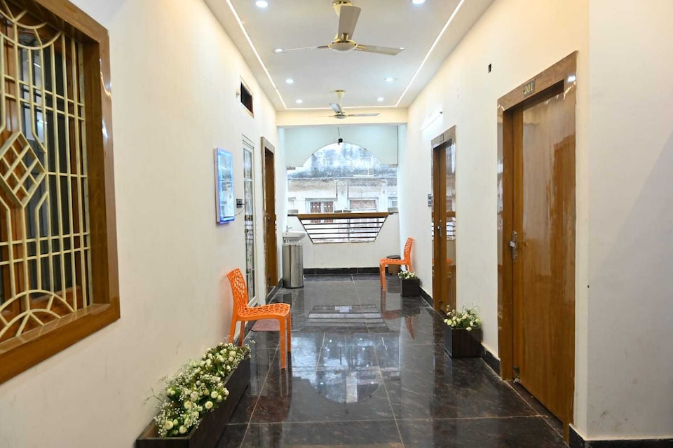 Hotel O Annapurna Guest House, Godowlia, Varanasi