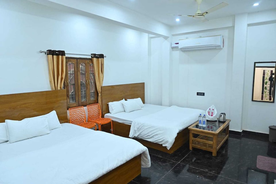 Hotel O Annapurna Guest House, Godowlia, Varanasi
