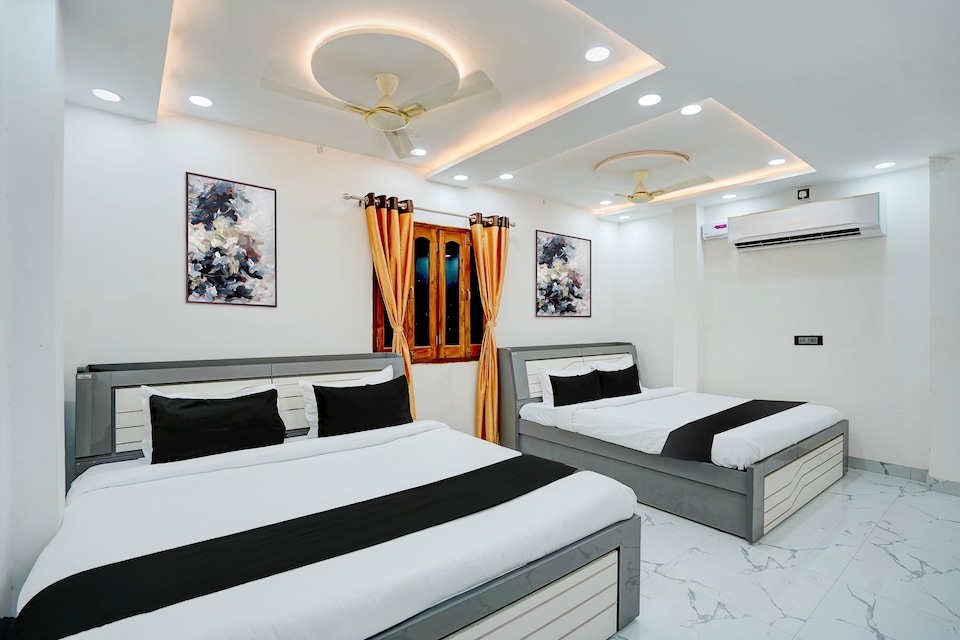 Hotel O Anupurna hotel, Godowlia, Varanasi