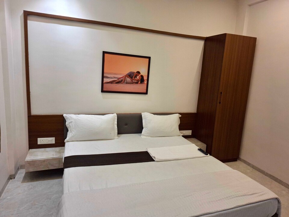 SPOT ON Sai Siddheshwar And Hotel Samruddhi, Mohol, Solapur