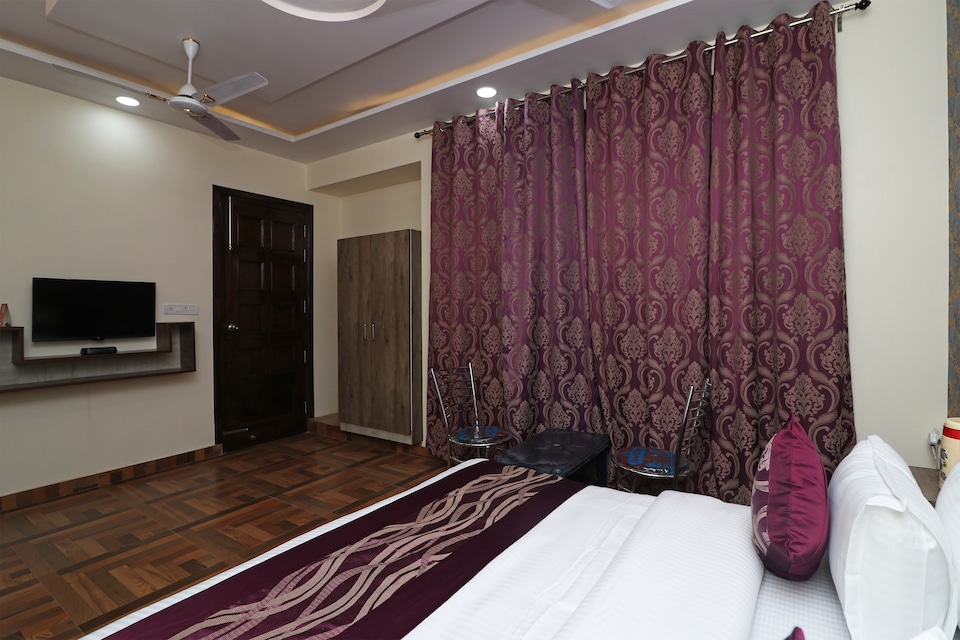 OYO 15085 Rudra Inn, Gomti Nagar Lucknow, Lucknow