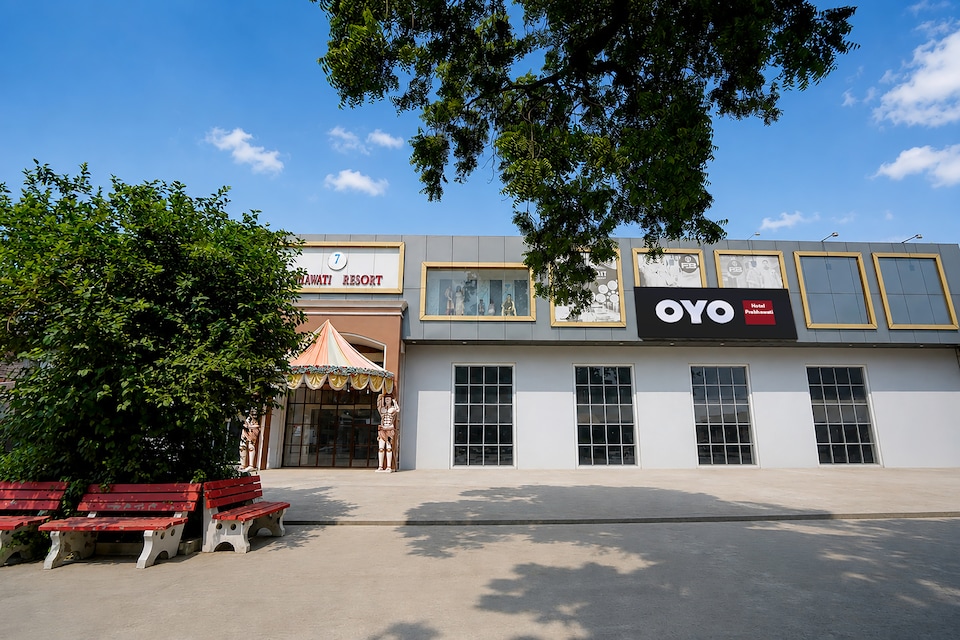 Hotel O Prabhawati , Golghar, Gorakhpur