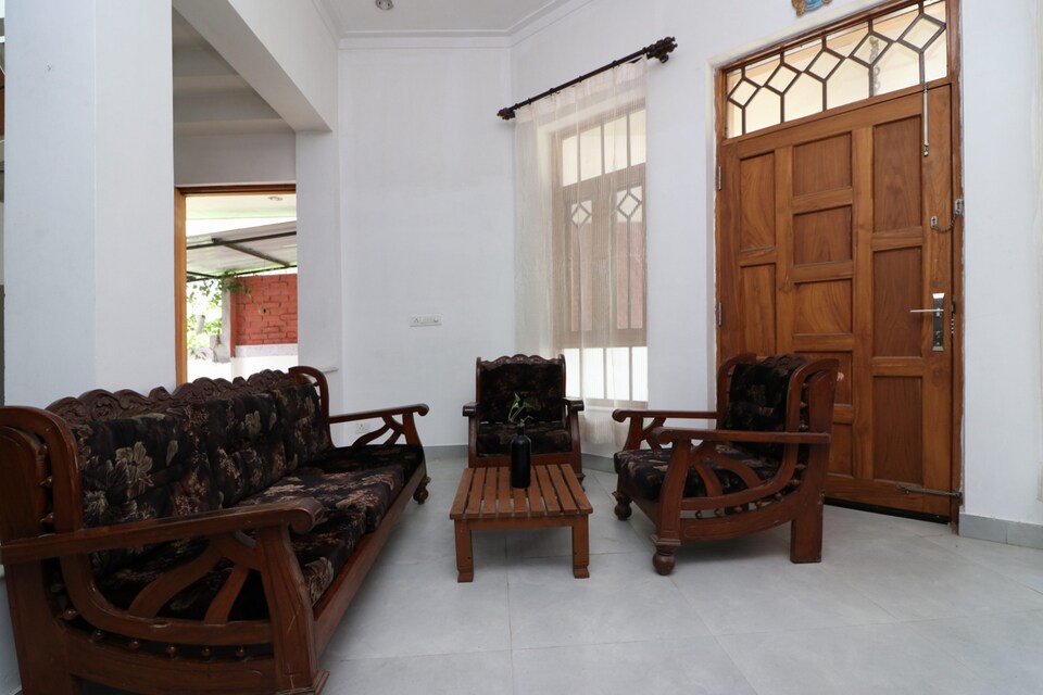 OYO Home 15086 Exotic 2BHK, Dehradun ISBT, Dehradun