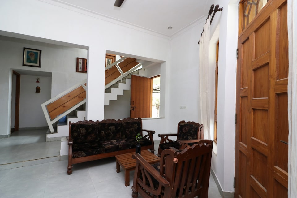 OYO Home 15086 Exotic 2BHK, Dehradun ISBT, Dehradun