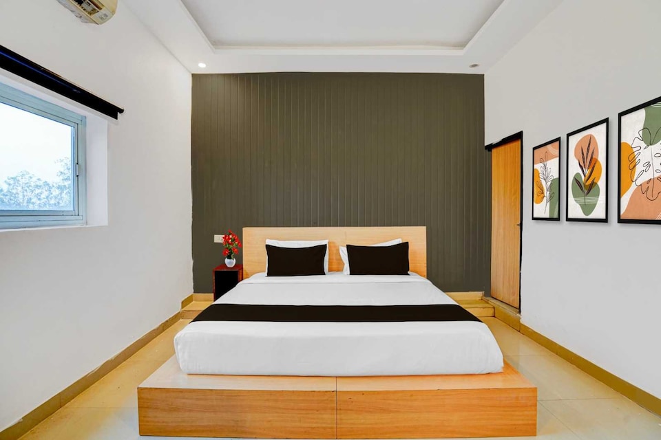 Hotel O Ripon Street Kolkata Formerly SR Royale, Esplanade Kolkata, Kolkata