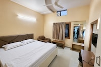 OYO 846024 Sharma Lodge